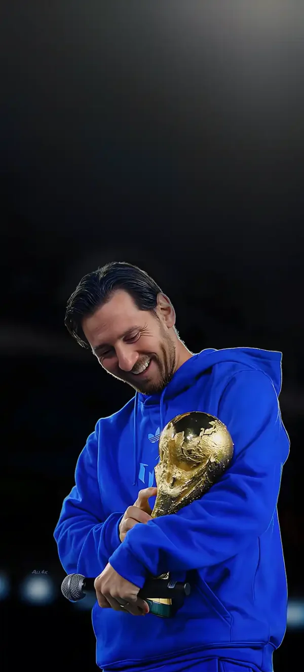 لیونل مسی در حال بوسیدن جام جهانی - والپیپر مسی با کیفیت 4K