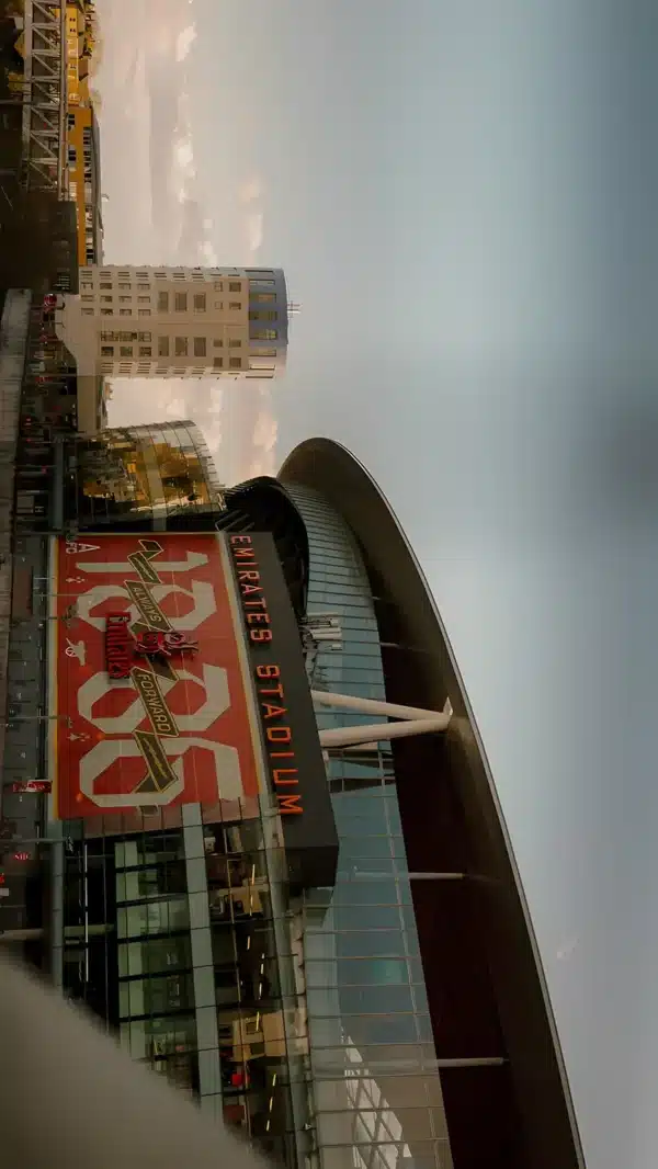 والپیپر آرسنال ورزشگاه امارات در شب