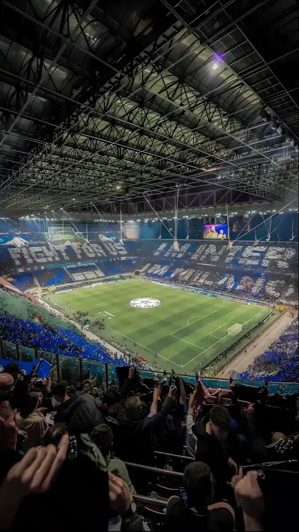 والپیپر اینتر Inter استادیوم سن سیرو خانه افسانه‌ها