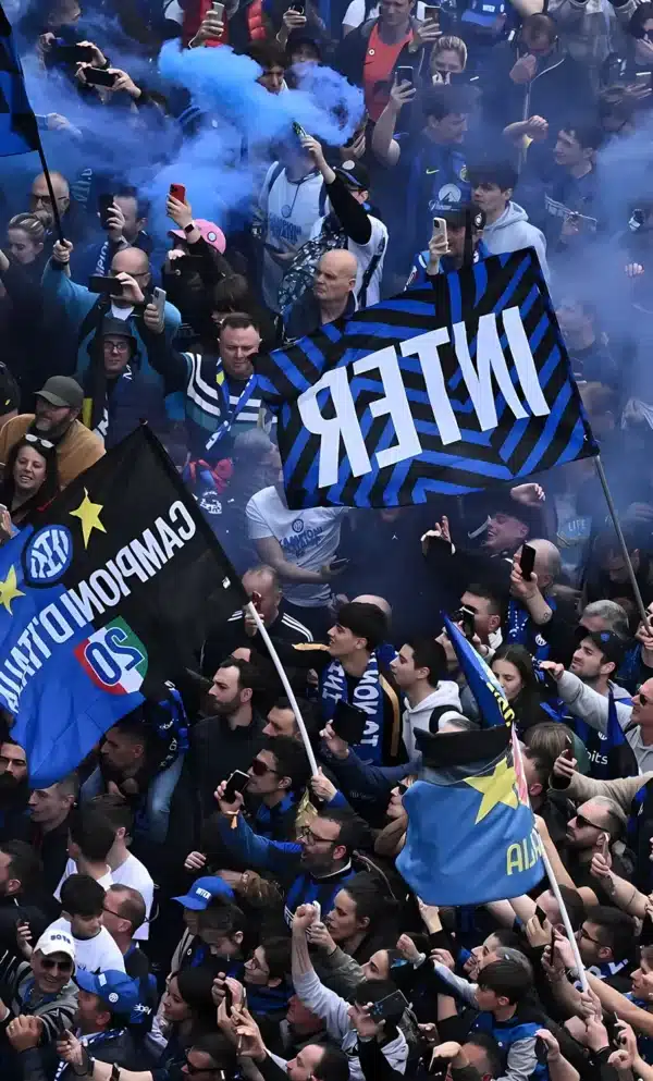 والپیپر اینتر Inter استادیوم سن سیرو خانه افسانه‌ها