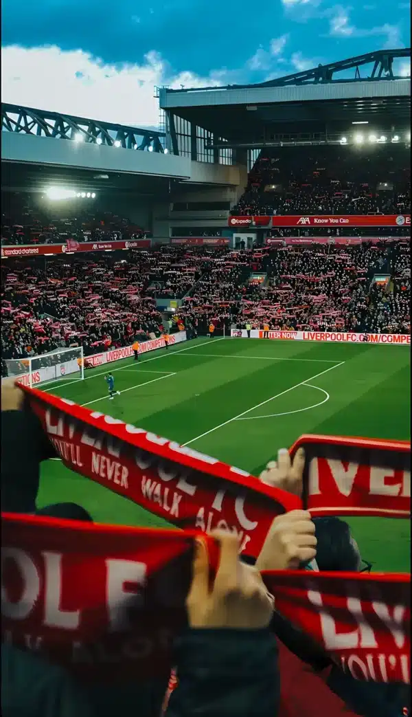 والپیپر لیورپول استادیوم آنفیلد خانه افسانه‌ها