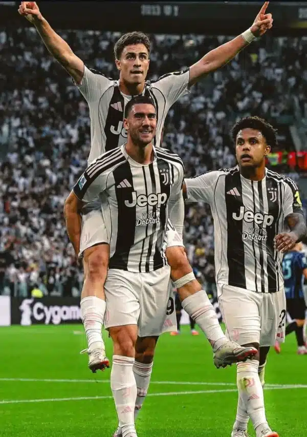 والپیپر یونتوس Juventus دربی تورین درخشش بیانکونری