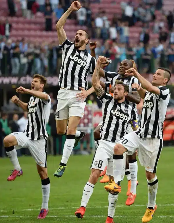 والپیپر یونتوس Juventus دربی تورین درخشش بیانکونری