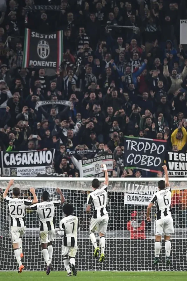 والپیپر یونتوس Juventus دربی تورین درخشش بیانکونری