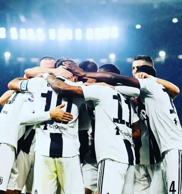 والپیپر یونتوس Juventus دربی تورین درخشش بیانکونری