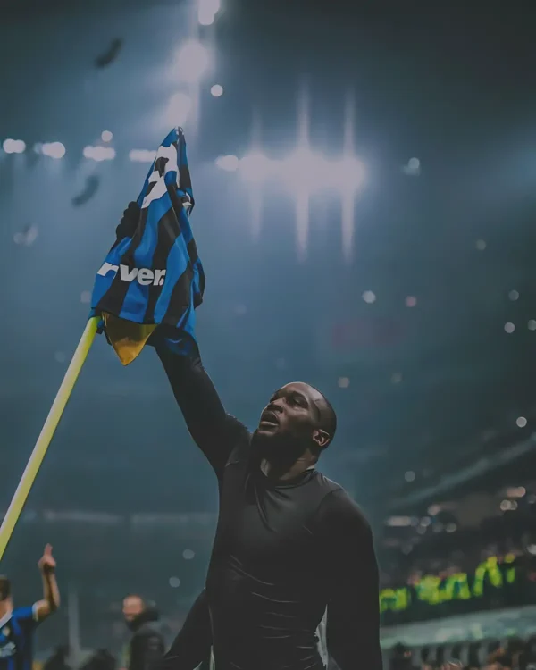 والپیپر اینتر Inter تم تاریک مینیمال برای گوشی