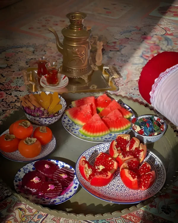 والپیپر شب یلدا برای دسکتاپ با انار و هندوانه