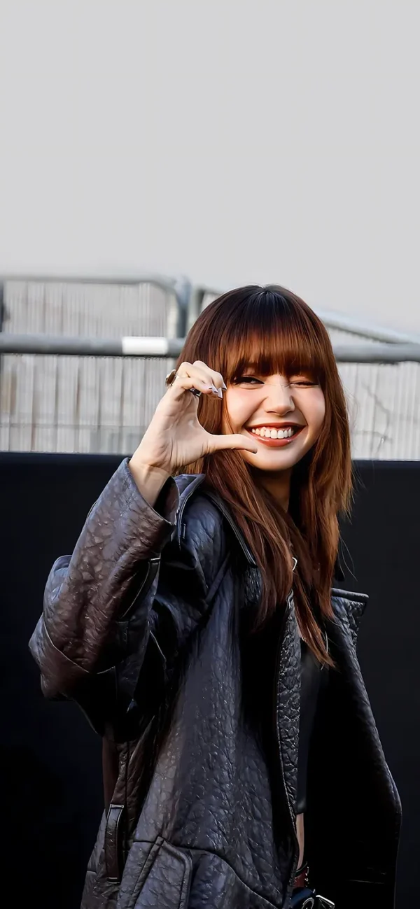 تصویر زمینه لیسا بلک پینک سولو