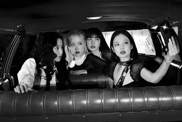 والپیپر بلک پینک عکس گروهی چهار نفره