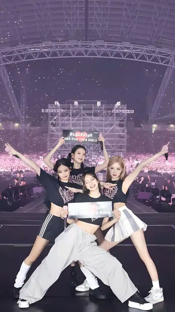 والپیپر بلک پینک عکس گروهی چهار نفره